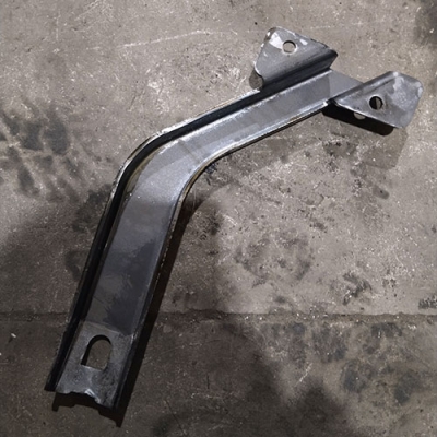 200吨汽车油箱支架成型液压机