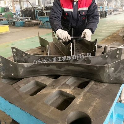 1250吨货车车架配件成型液压机