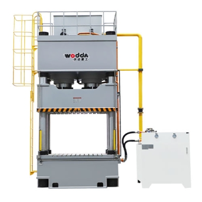 1500吨四柱液压机