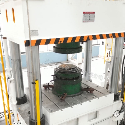 1000吨气瓶封头拉伸液压机