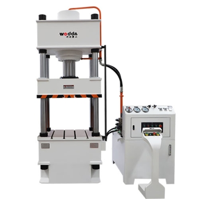 200吨四柱液压机