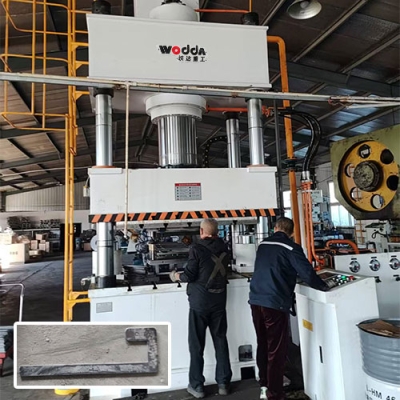 500吨汽车底盘配件成型液压机