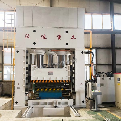 1250吨汽车桥架成型液压机